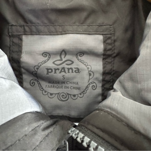 Prana Gray Black Breathe Puffer Jacket size Small - Picture 6 of 9